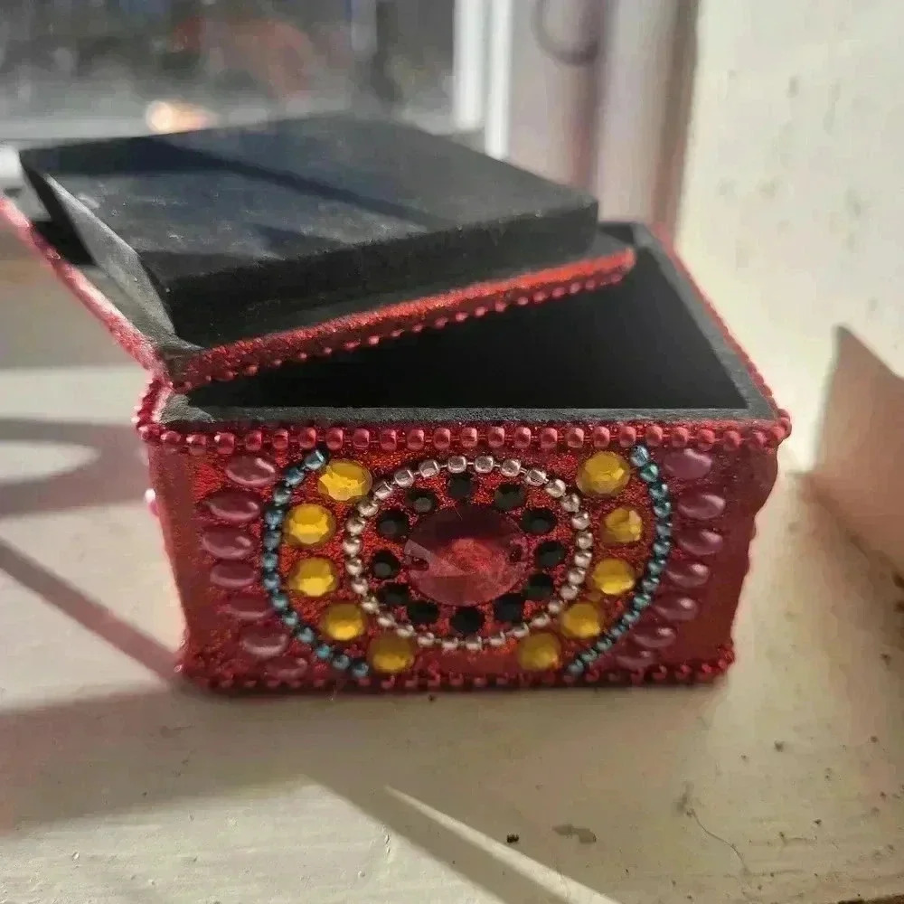 Beaded  jewelry box